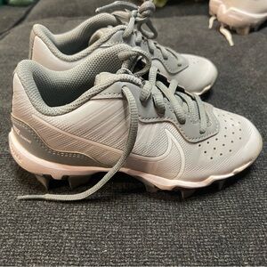 Used Nike FastFlex Diamond softball cleats